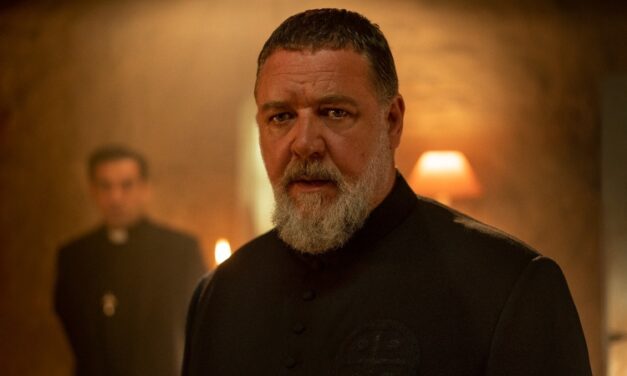 ‘O Exorcista do Papa’: Russell Crowe segura a diversão em terror básico