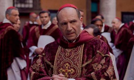 ‘Conclave’: drama mostra a maior das habilidade do diretor Edward Berger