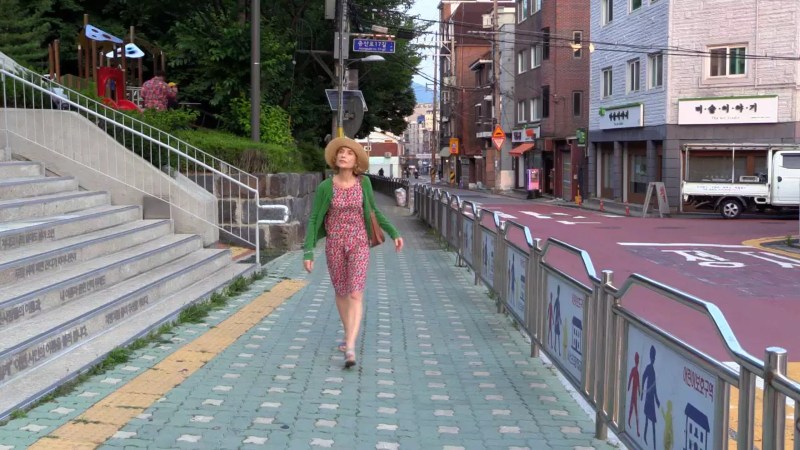 ‘As Aventuras de uma Francesa na Coreia’: as incógnitas do rosto de Isabelle Huppert