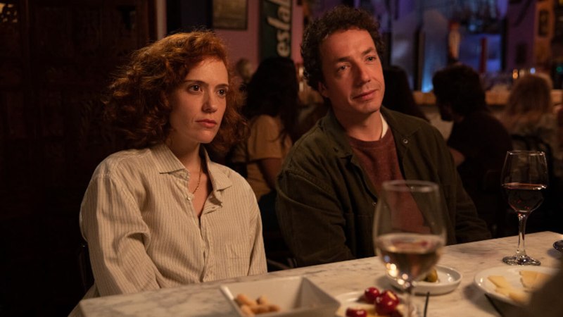 ‘Ao Contrário’: comédia espanhola remete a Woody Allen ainda que brilho caótico