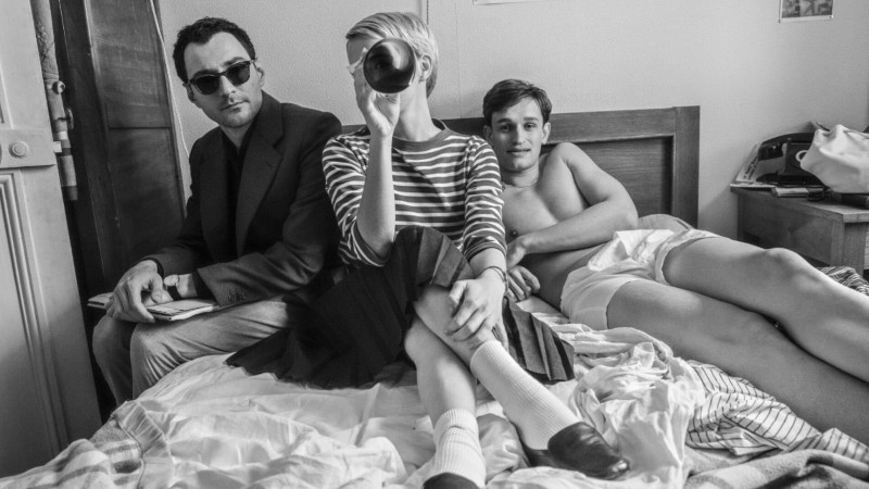 ‘Nouvelle Vague’: Linklater reverencia demais Godard em deleite para cinefilia