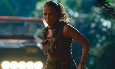 Scarlett Johansson e Mahershala Ali brilham na estreia mundial do novo Jurassic World em Londres