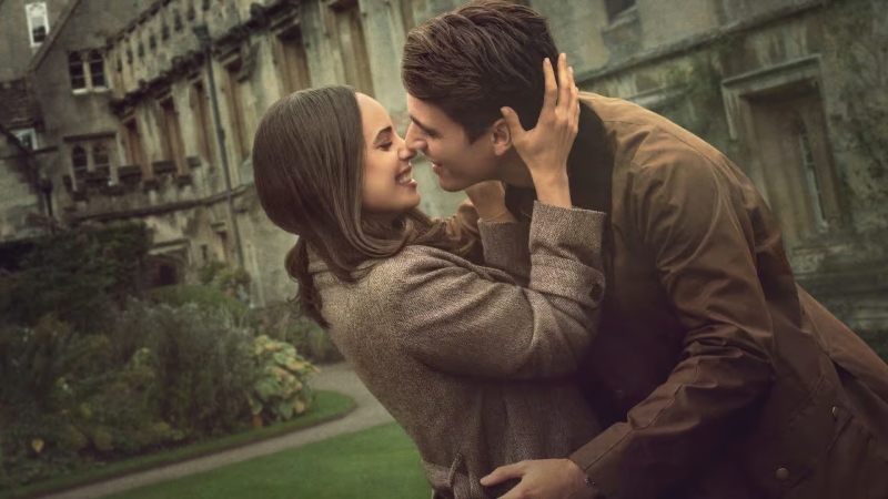 ‘Meu Ano em Oxford’: comédia romântica decepciona ao repetir fórmulas gastas