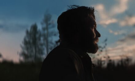 ‘Sonhos de Trem’: reflexão comovente sobre a graça e a tristeza de se estar vivo