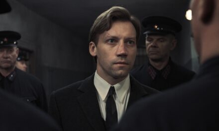 Elogiado em Cannes, ‘Dois Procuradores’ chega aos cinemas do Brasil em 5 de fevereiro