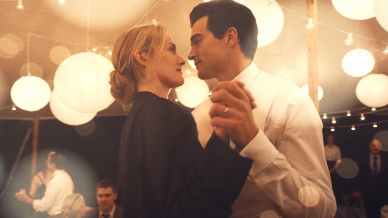 ‘História De Amor: John F. Kennedy Jr. e Carolyn Bessette’: série humaniza tragédia com sensibilidade