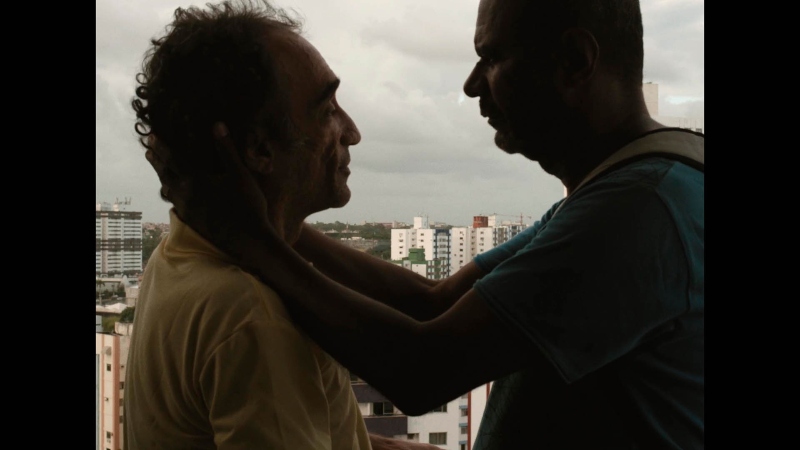 ‘O Amor não cabe na Sala’: retrato íntimo sobre amor e deficiência visual