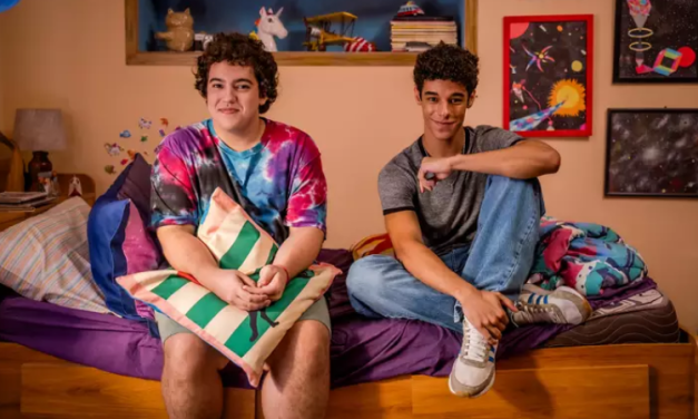 ‘Quinze Dias’ transforma descobertas da juventude em uma história acolhedora