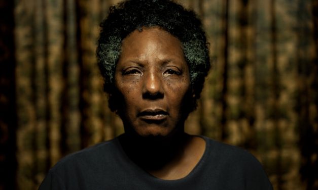 ‘Vicentina Pede Desculpas’: drama sensível deixa sensação de que falta algo a mais