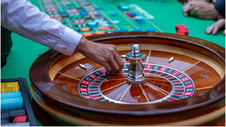 Superbet e o imaginário dos cassinos no cinema: do glamour à experiência digital