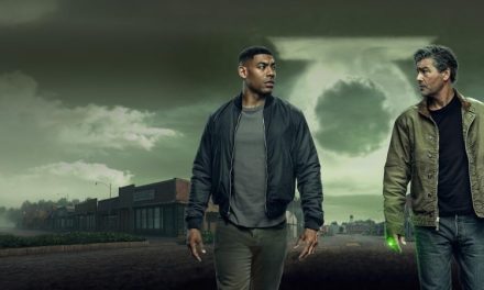 ‘Lanternas’ Episódio 2: série cresce ao deixar de lado o mistério do ‘quem matou’