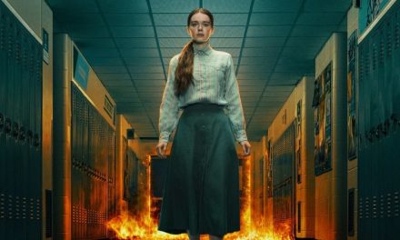 ‘Carrie, a Estranha’: Mike Flanagan transforma a fúria adolescente na era digital